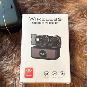 Wireless Microphone Set with Charging Case